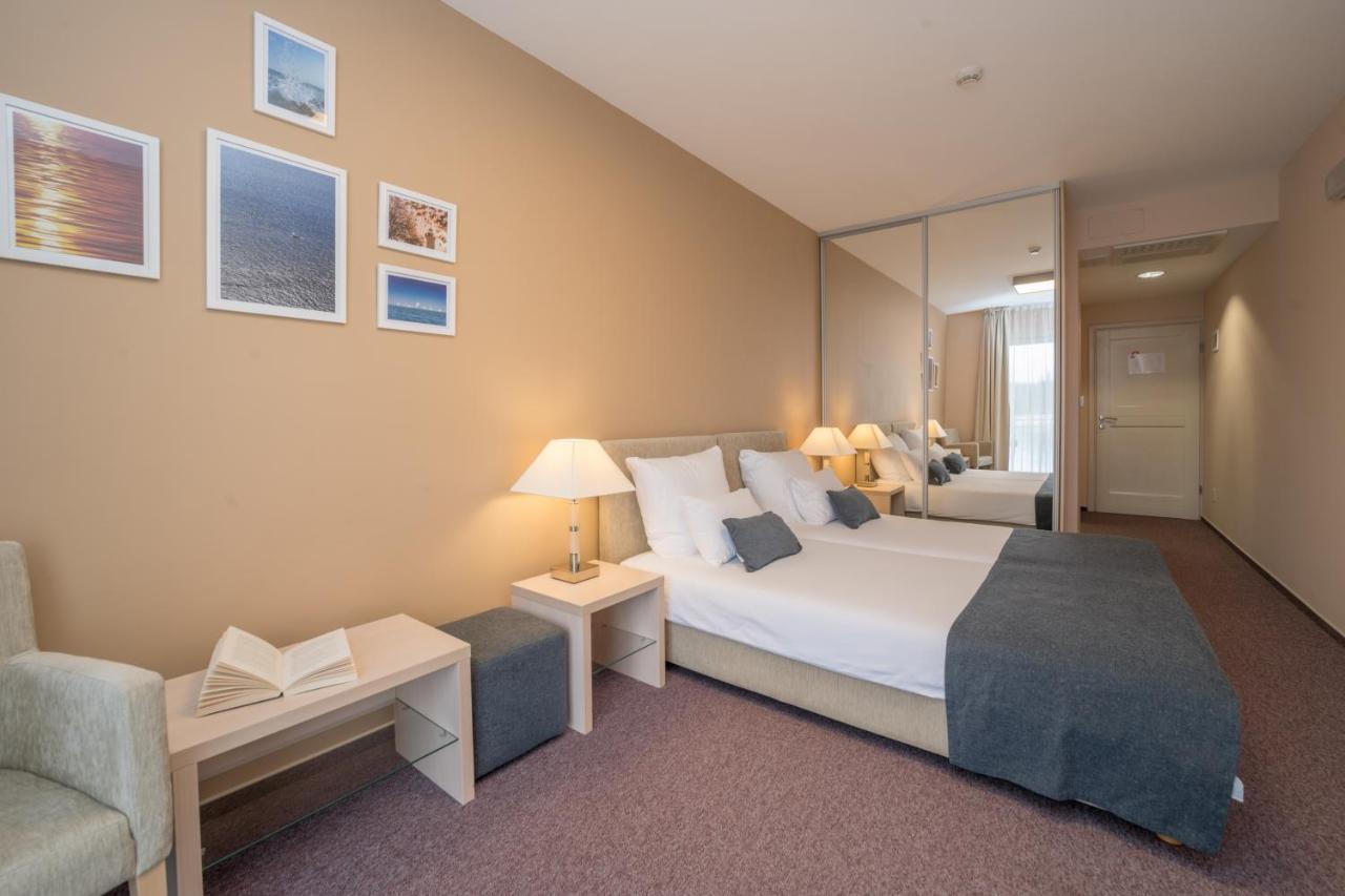 Hotel Zlatna Vala Umag Kültér fotó
