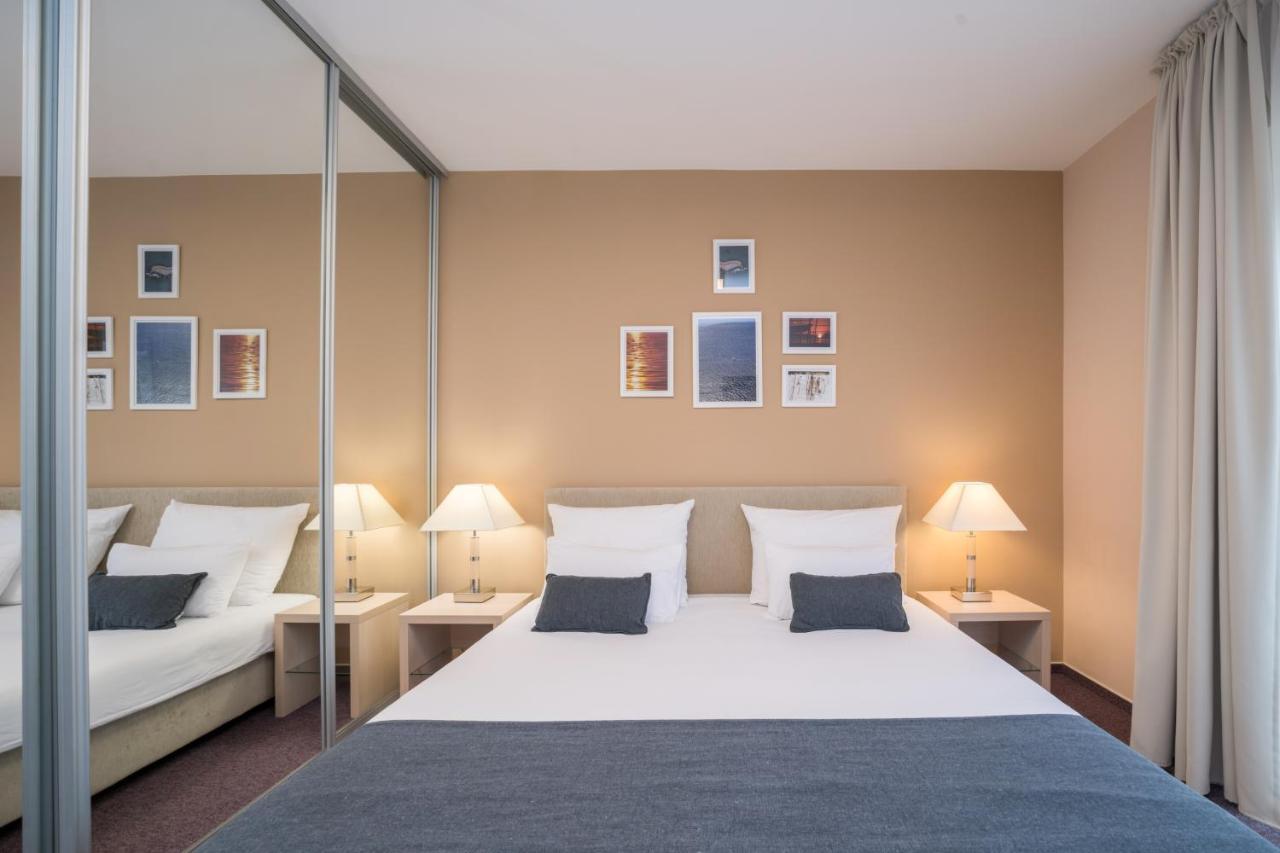 Hotel Zlatna Vala Umag Kültér fotó