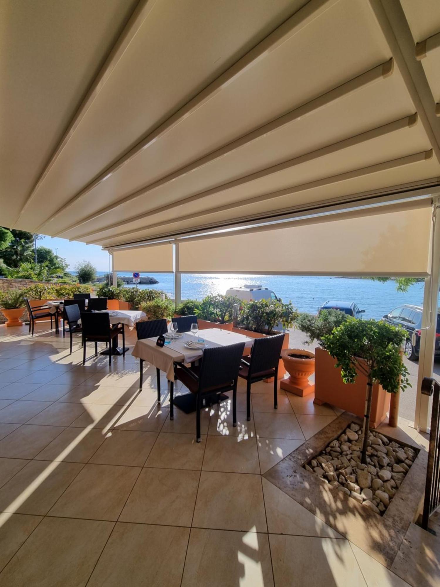 Hotel Zlatna Vala Umag Kültér fotó