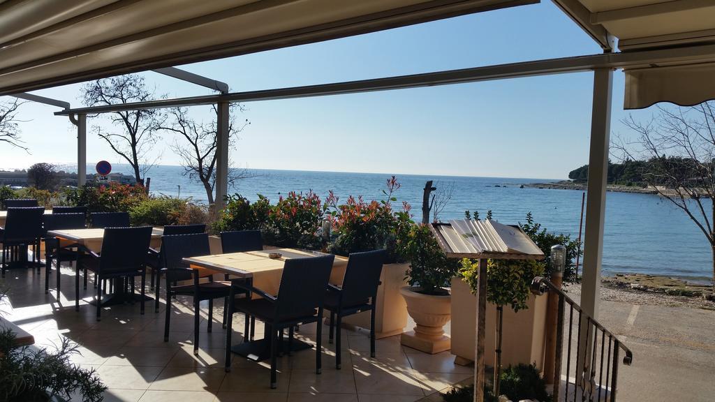 Hotel Zlatna Vala Umag Kültér fotó