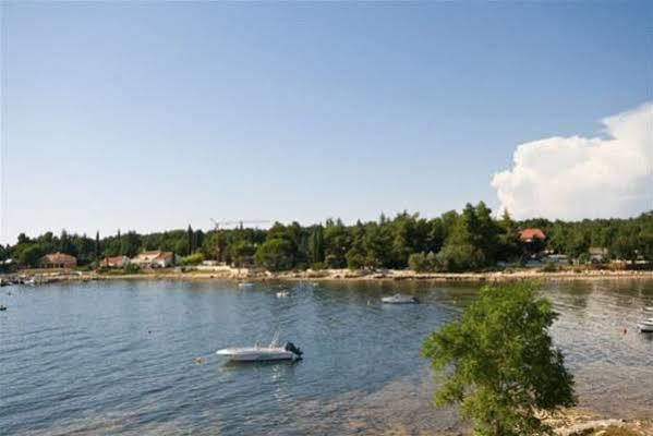 Hotel Zlatna Vala Umag Kültér fotó